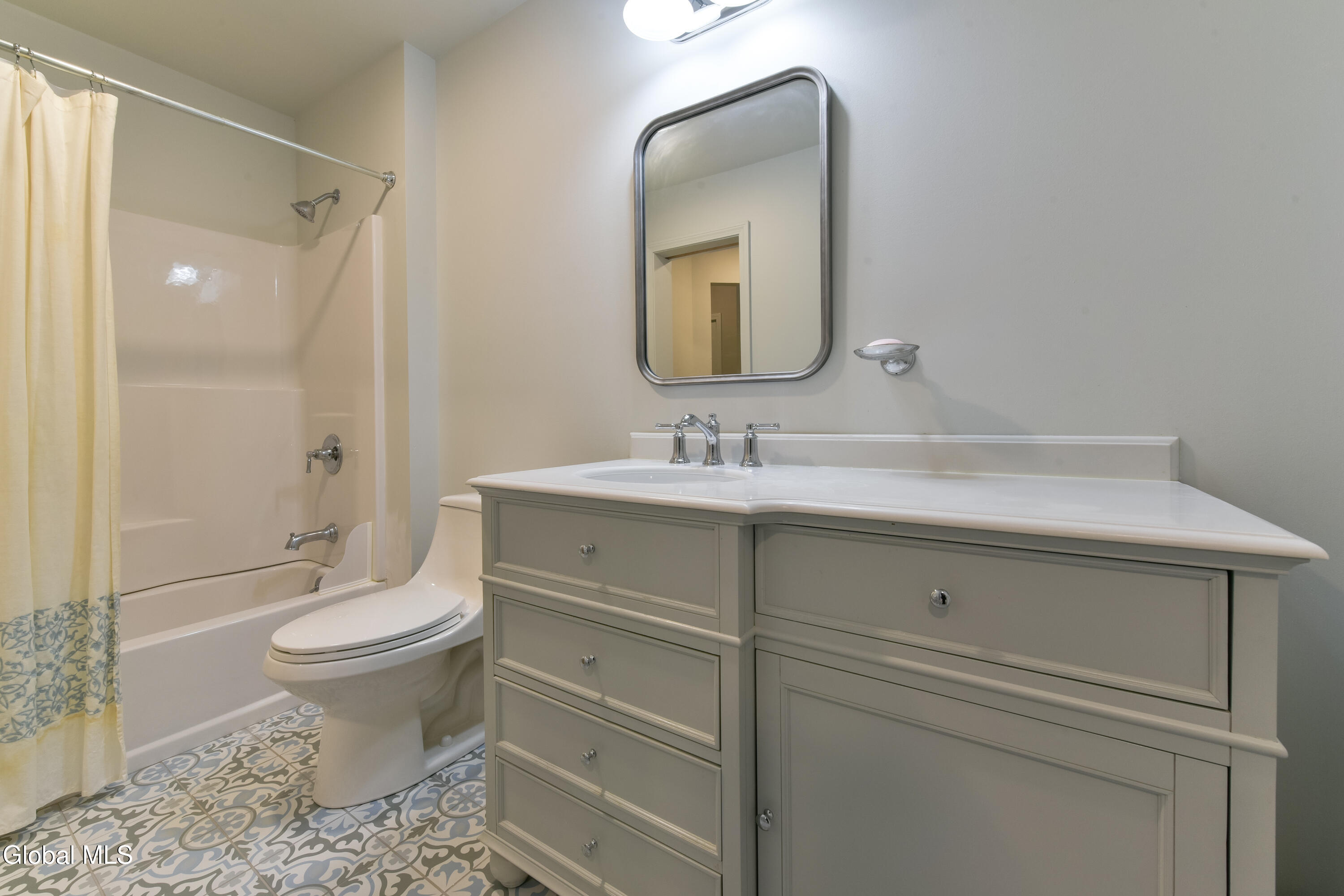 31 Old Mill Lane Queensbury NY 12804
