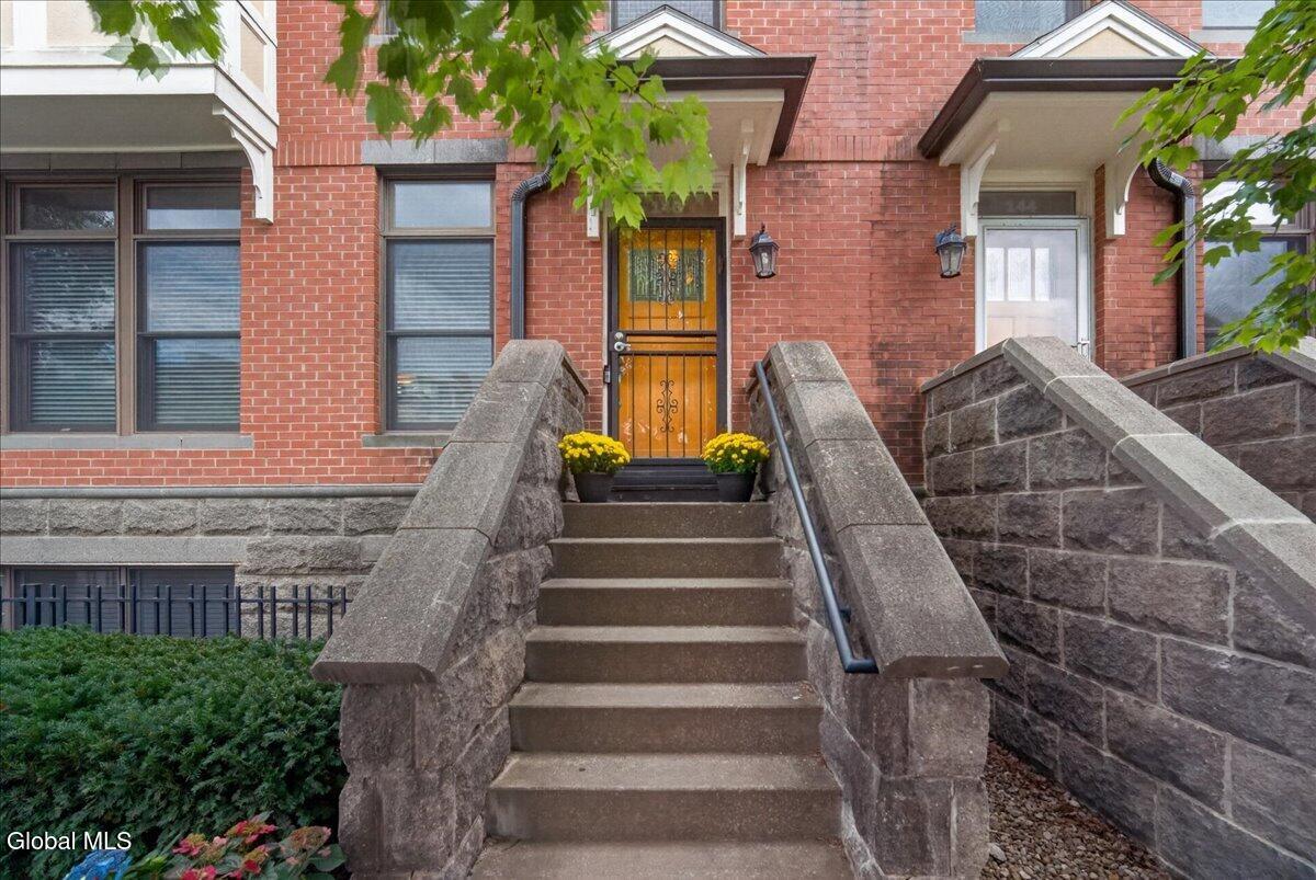 146 High Rock Avenue Saratoga Springs NY 12866