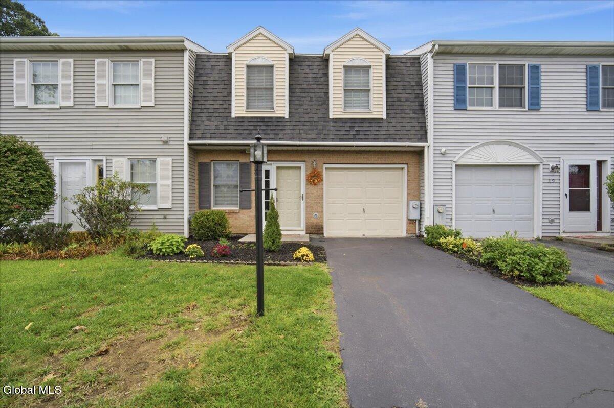31 Bridgewood Lane Watervliet NY 12189