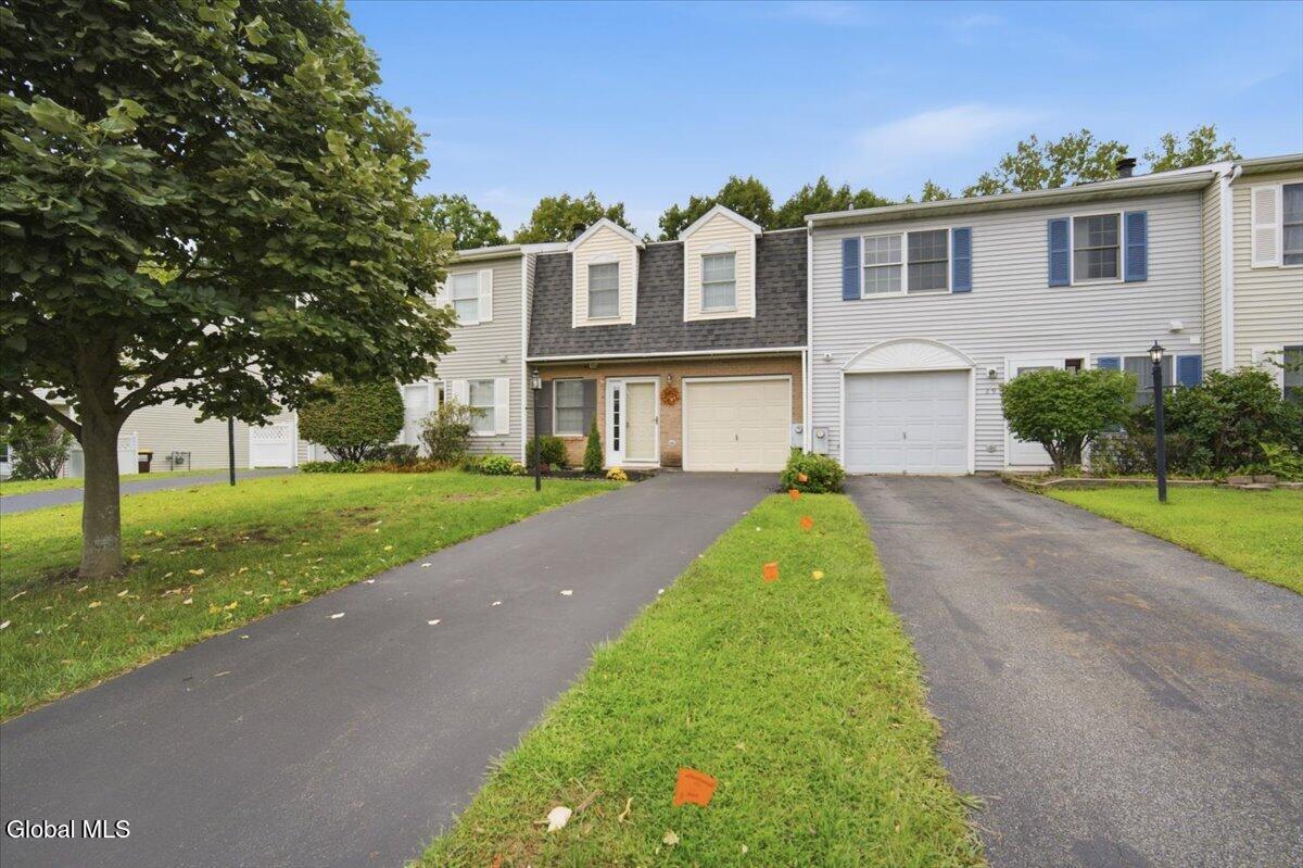 31 Bridgewood Lane Watervliet NY 12189
