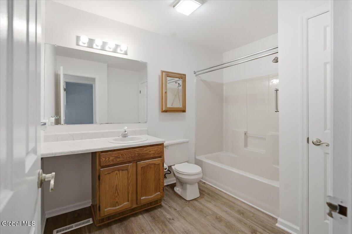 31 Bridgewood Lane Watervliet NY 12189
