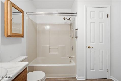 31 Bridgewood Lane Watervliet NY 12189