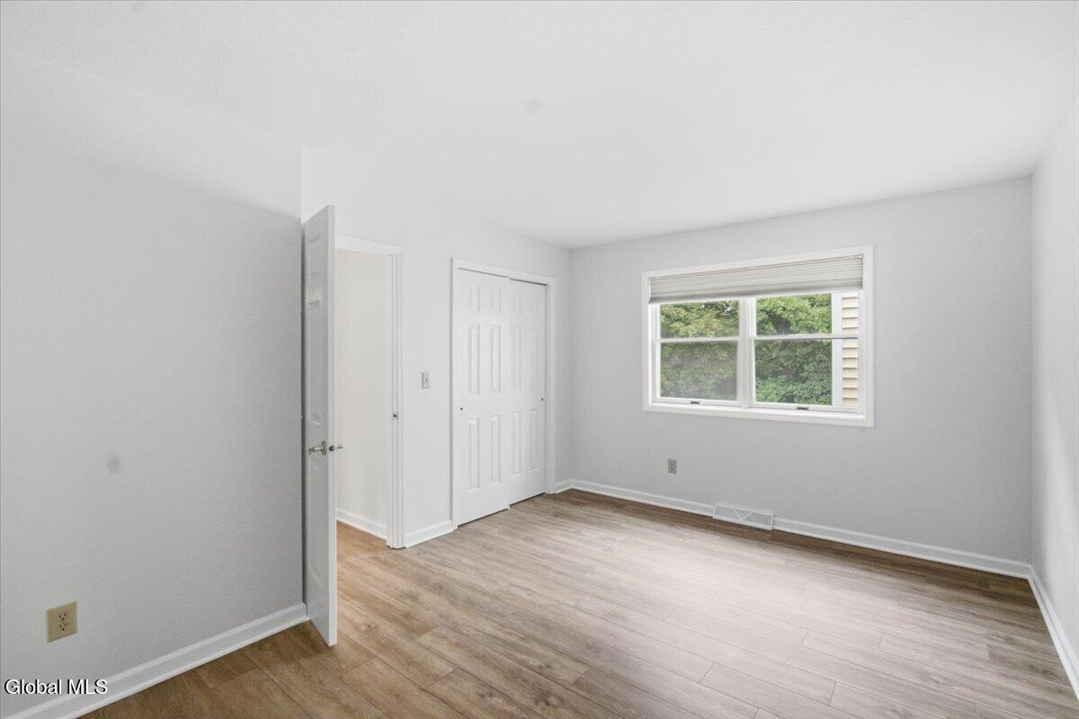 31 Bridgewood Lane Watervliet NY 12189