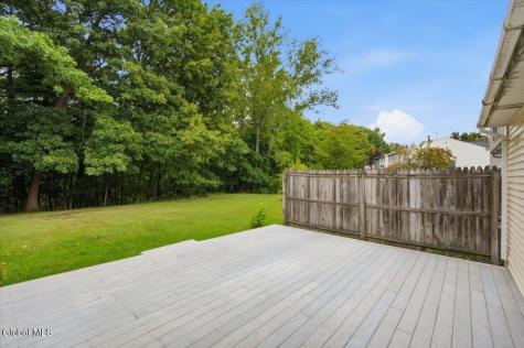 31 Bridgewood Lane Watervliet NY 12189