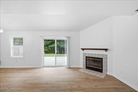 31 Bridgewood Lane Watervliet NY 12189
