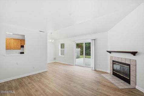 31 Bridgewood Lane Watervliet NY 12189