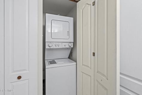 22 Woodside Drive Albany NY 12208
