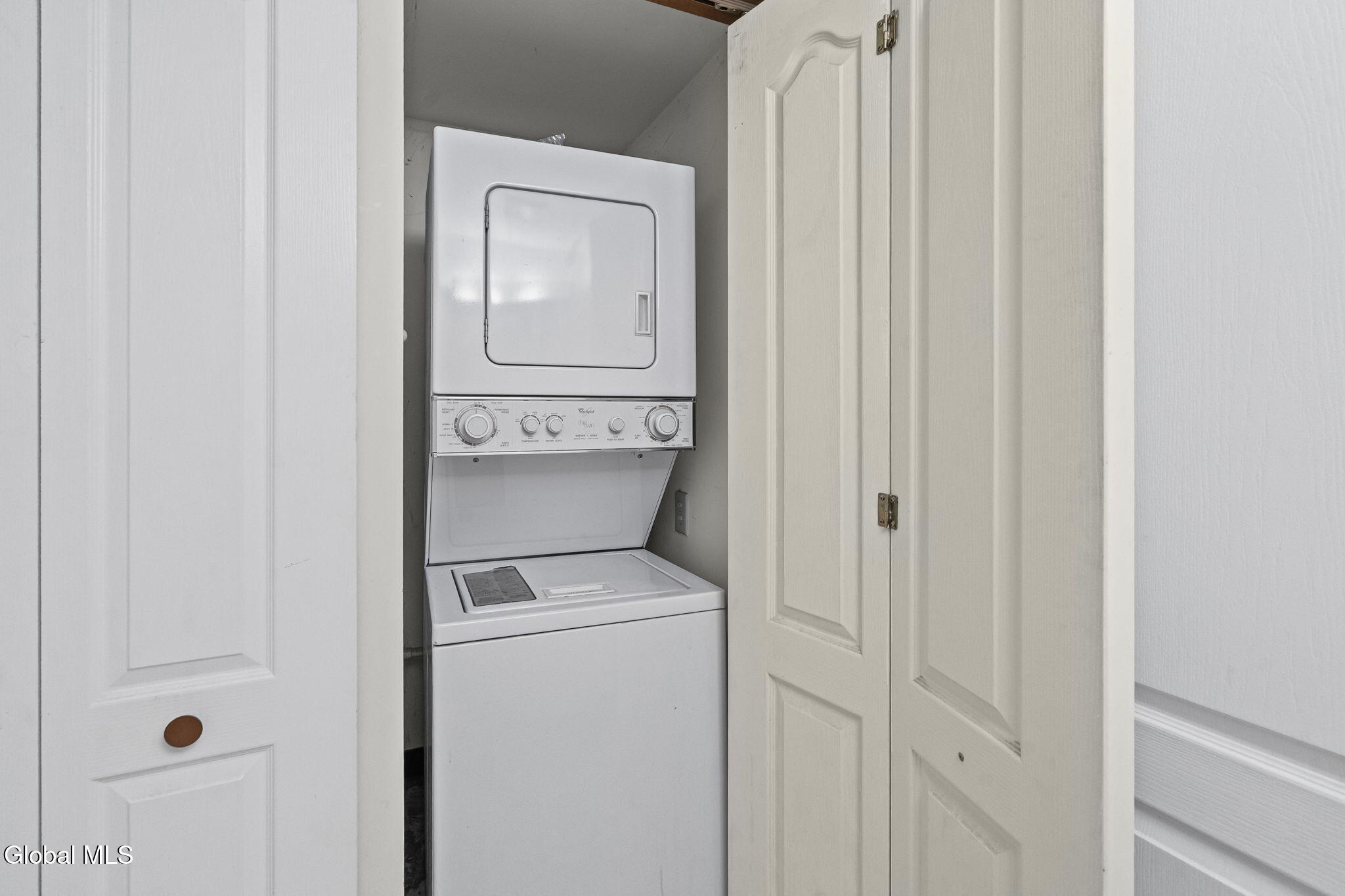 22 Woodside Drive Albany NY 12208