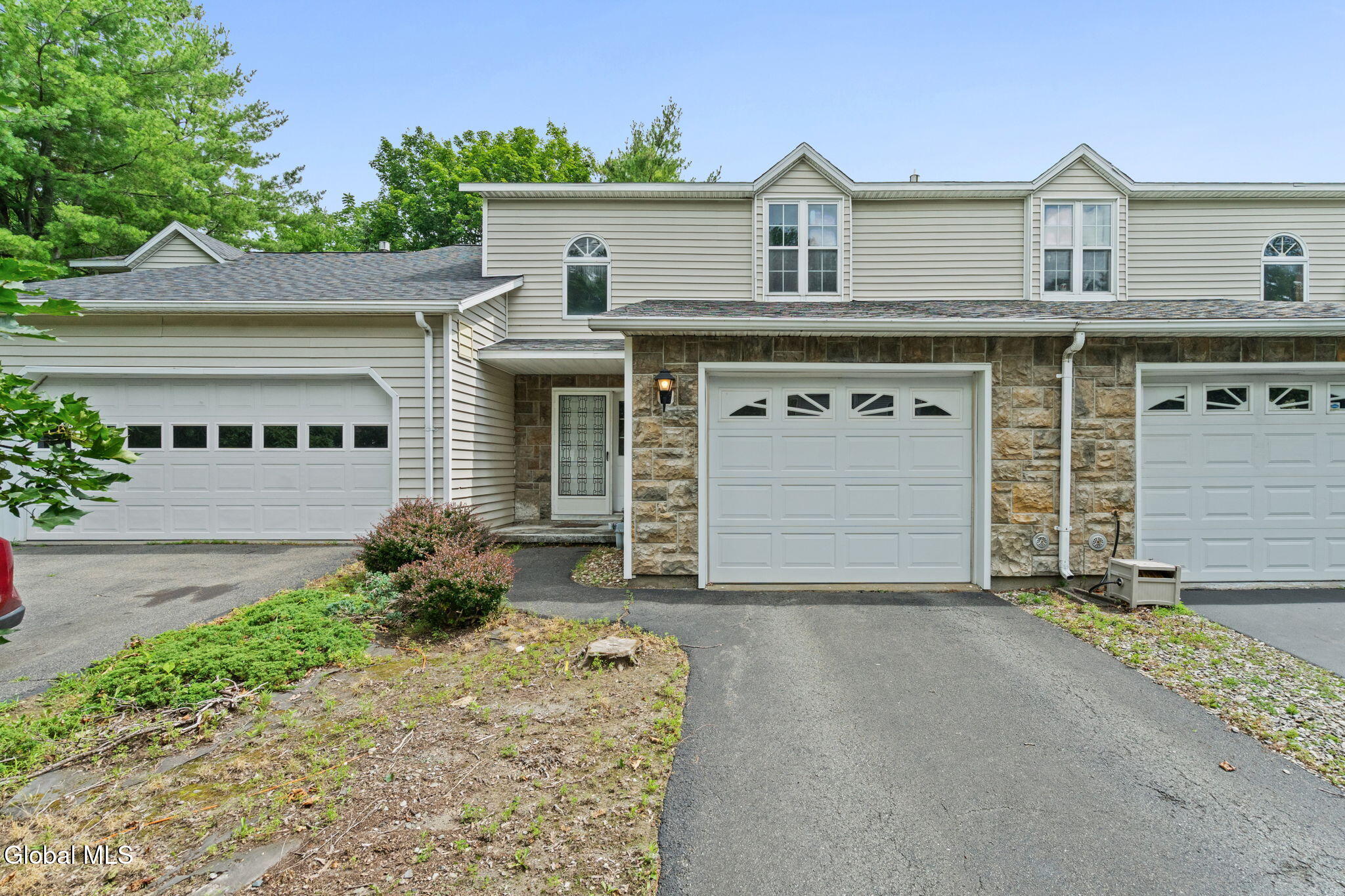 22 Woodside Drive Albany NY 12208
