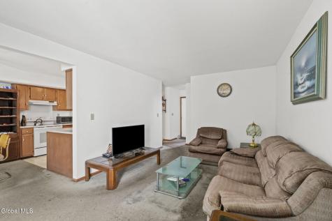 22 Woodside Drive Albany NY 12208