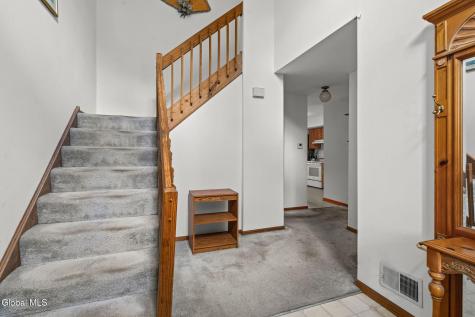 22 Woodside Drive Albany NY 12208