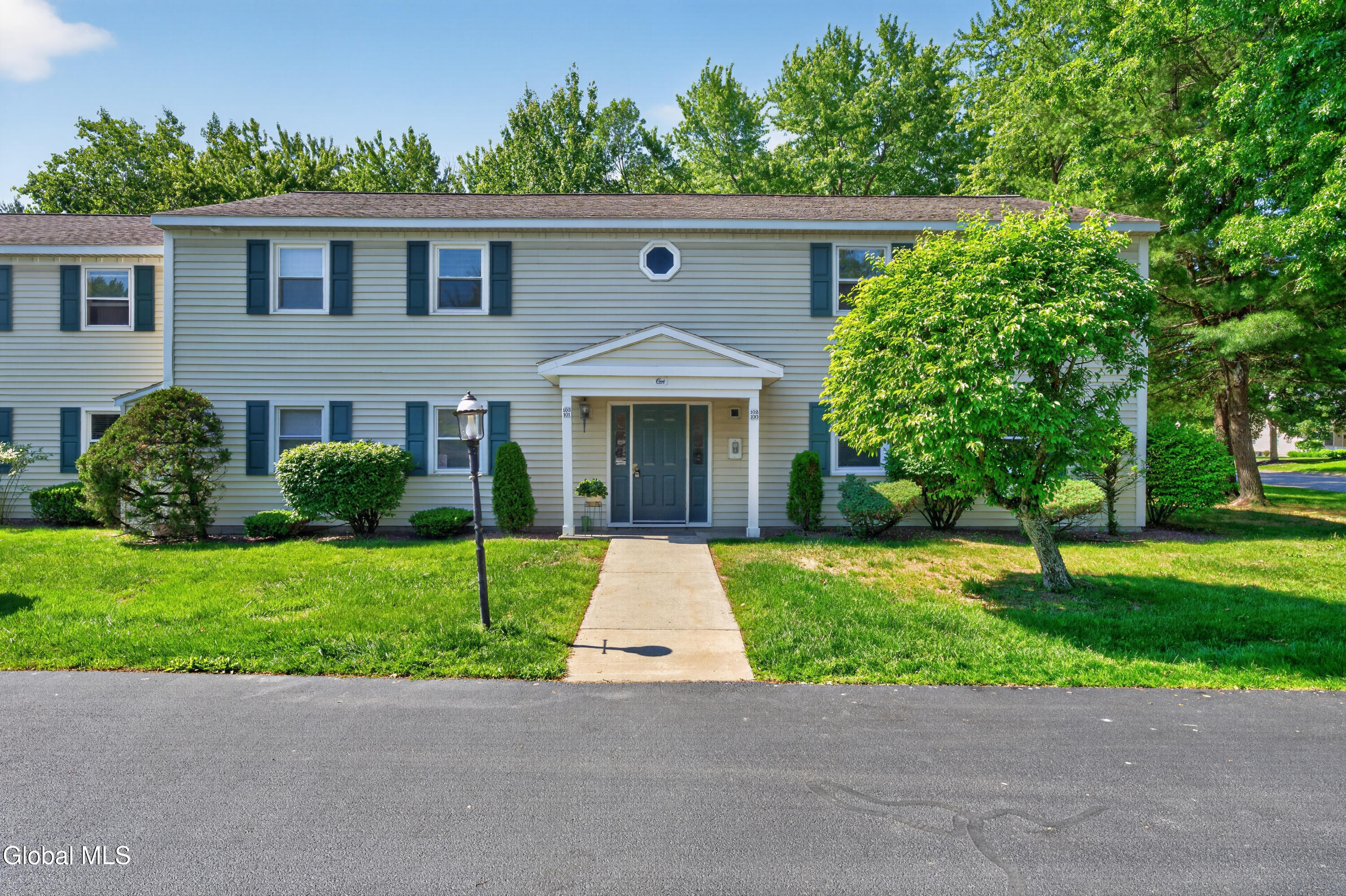 102 Cedarview Lane Watervliet NY 12189