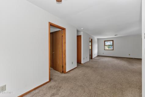 102 Cedarview Lane Watervliet NY 12189