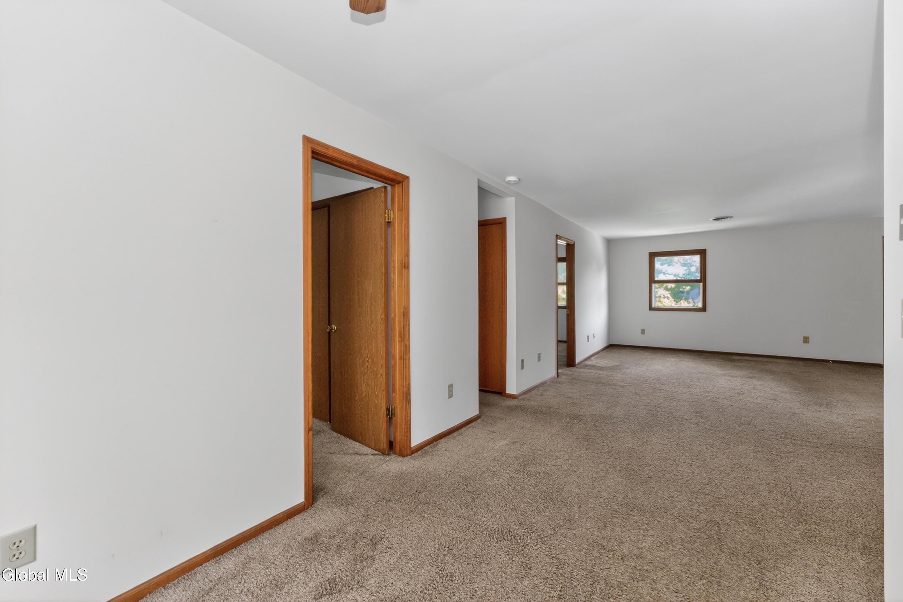 102 Cedarview Lane Watervliet NY 12189