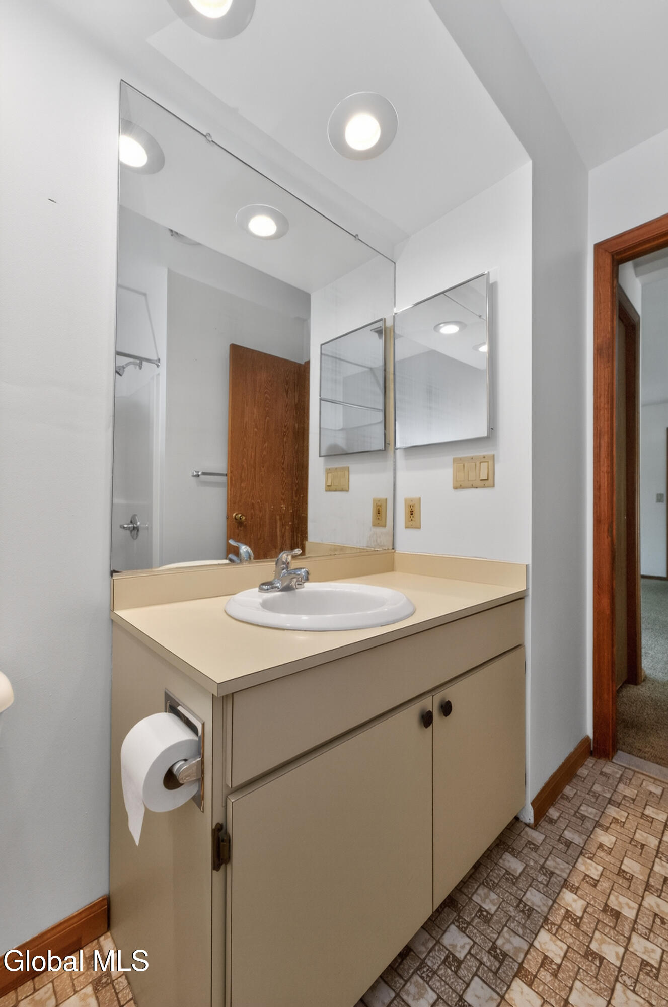 102 Cedarview Lane Watervliet NY 12189