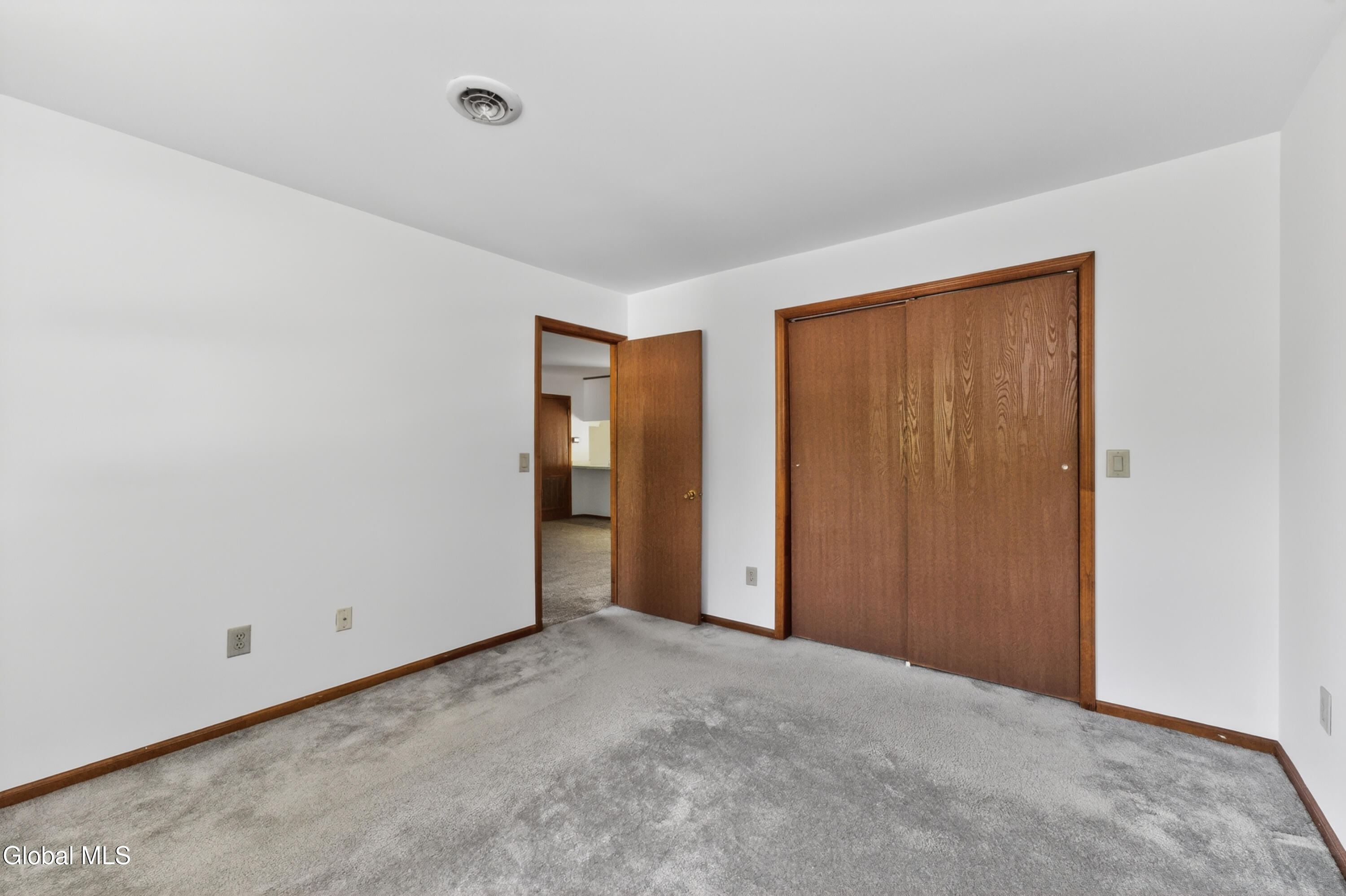 102 Cedarview Lane Watervliet NY 12189