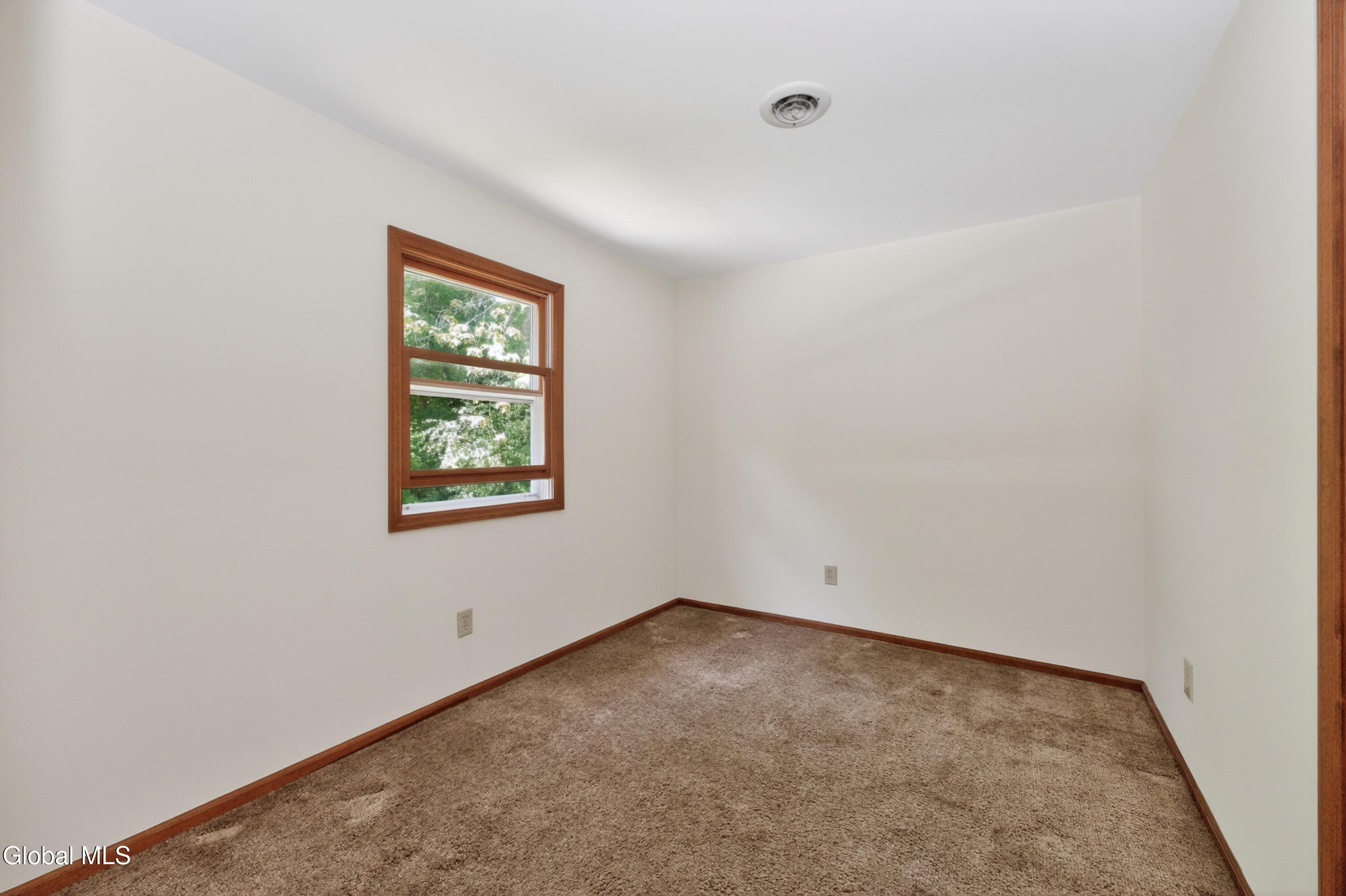 102 Cedarview Lane Watervliet NY 12189