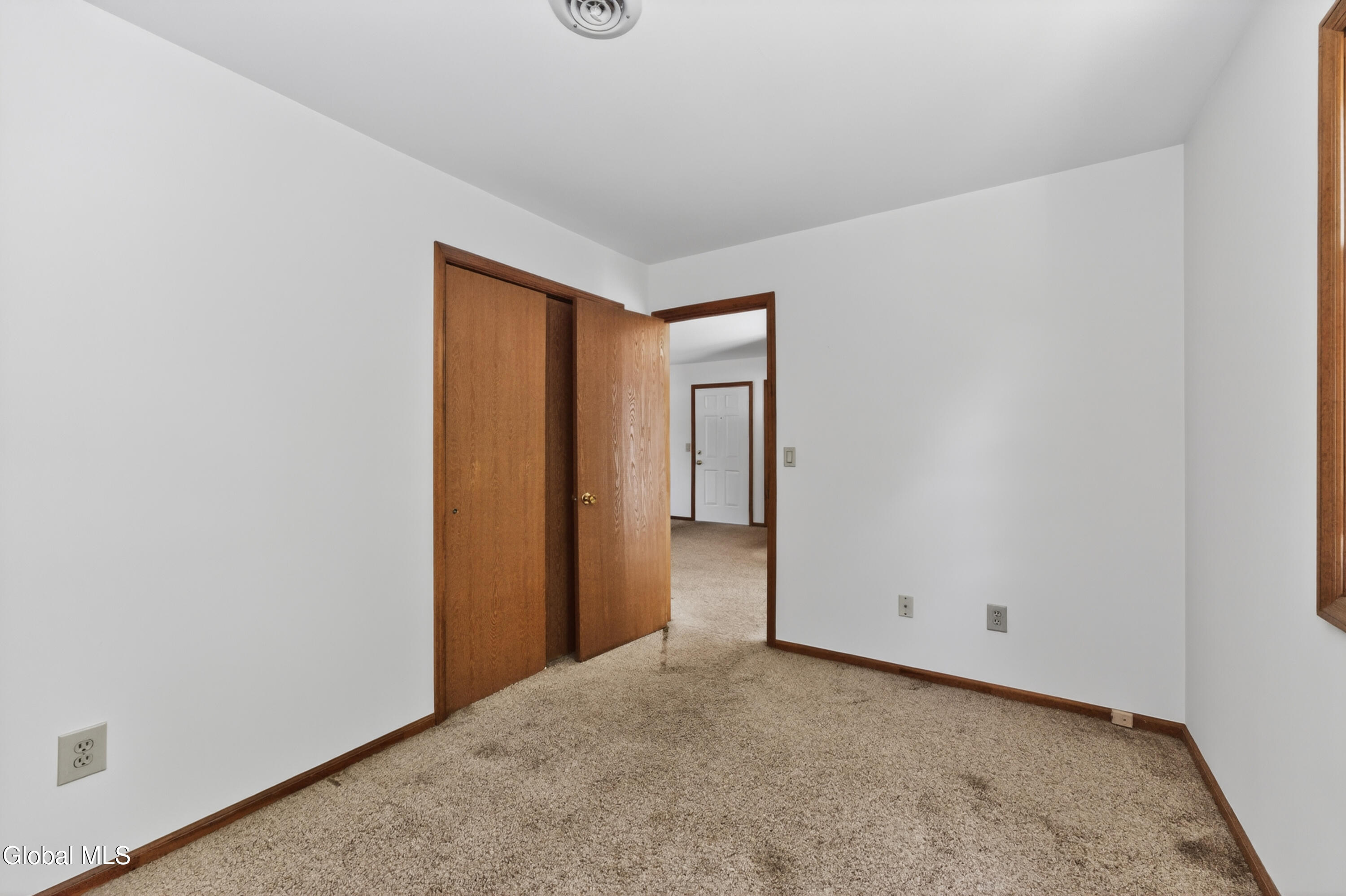 102 Cedarview Lane Watervliet NY 12189