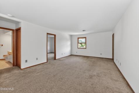 102 Cedarview Lane Watervliet NY 12189