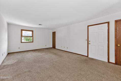 102 Cedarview Lane Watervliet NY 12189