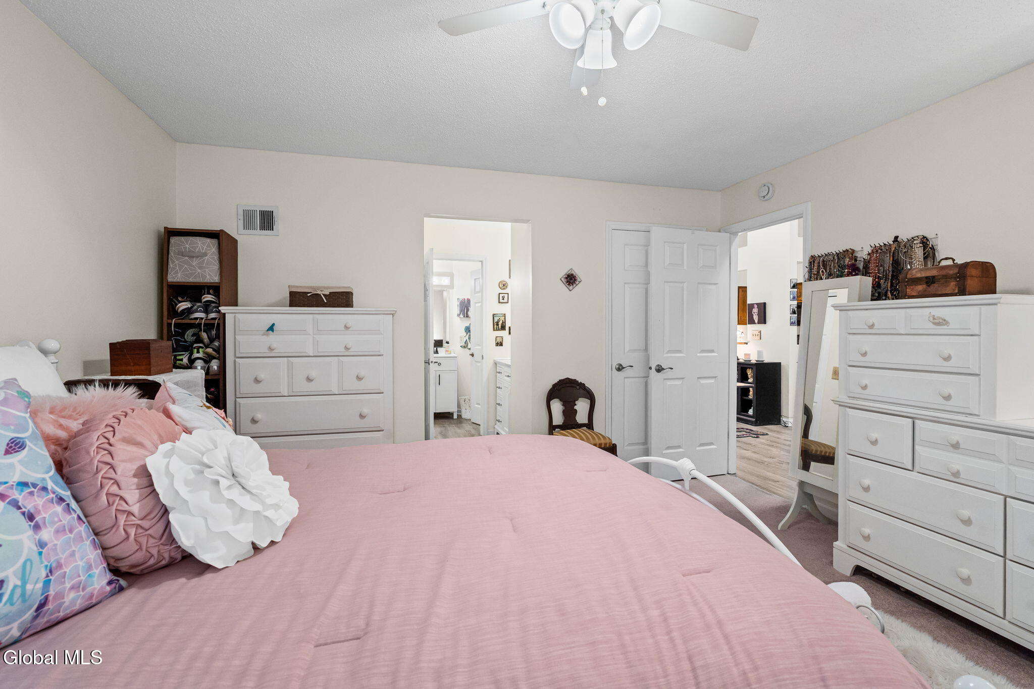 4009 Georgetown Square Schenectady NY 12303
