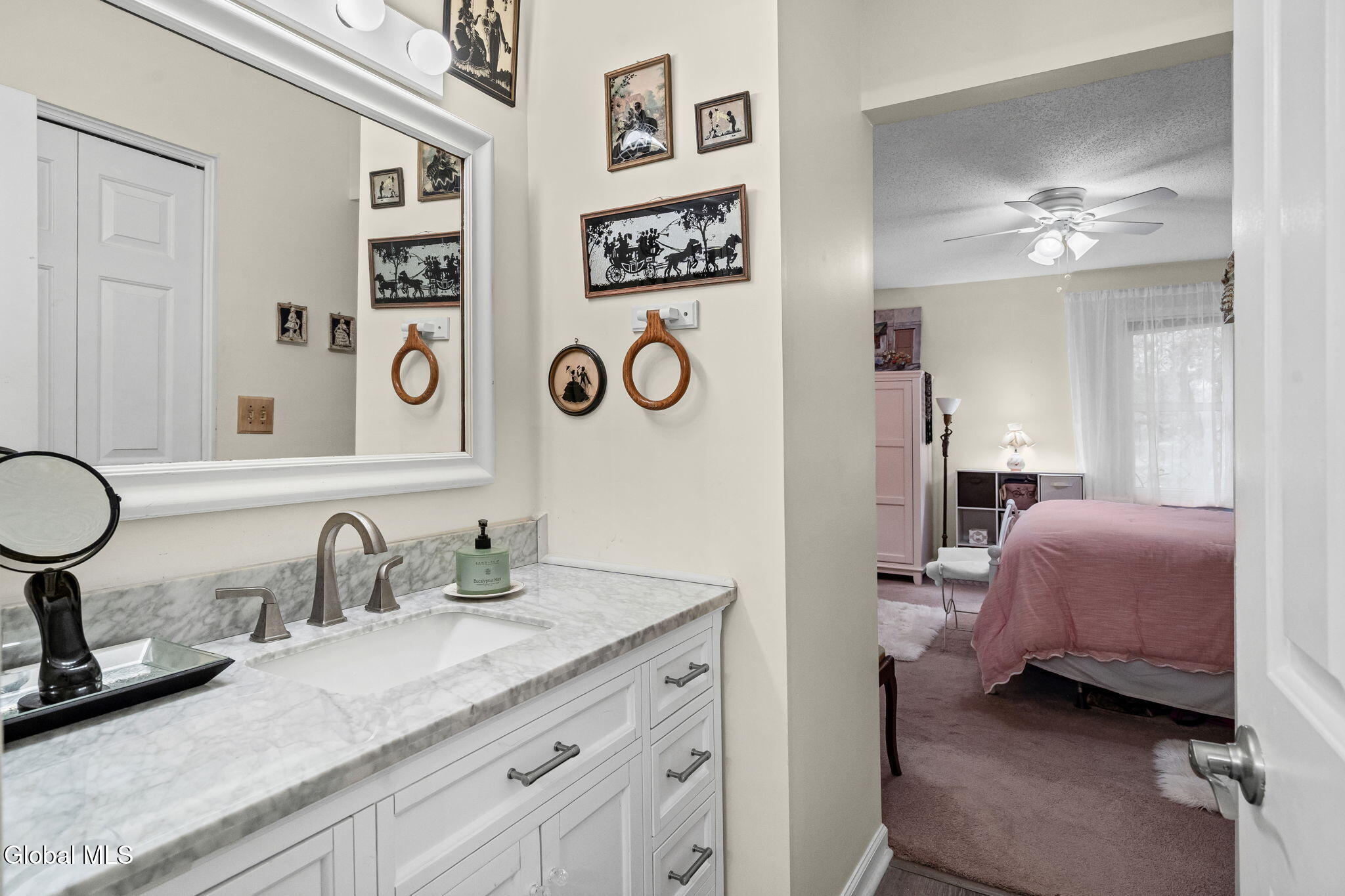 4009 Georgetown Square Schenectady NY 12303