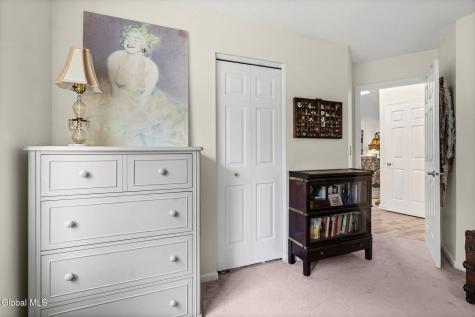4009 Georgetown Square Schenectady NY 12303