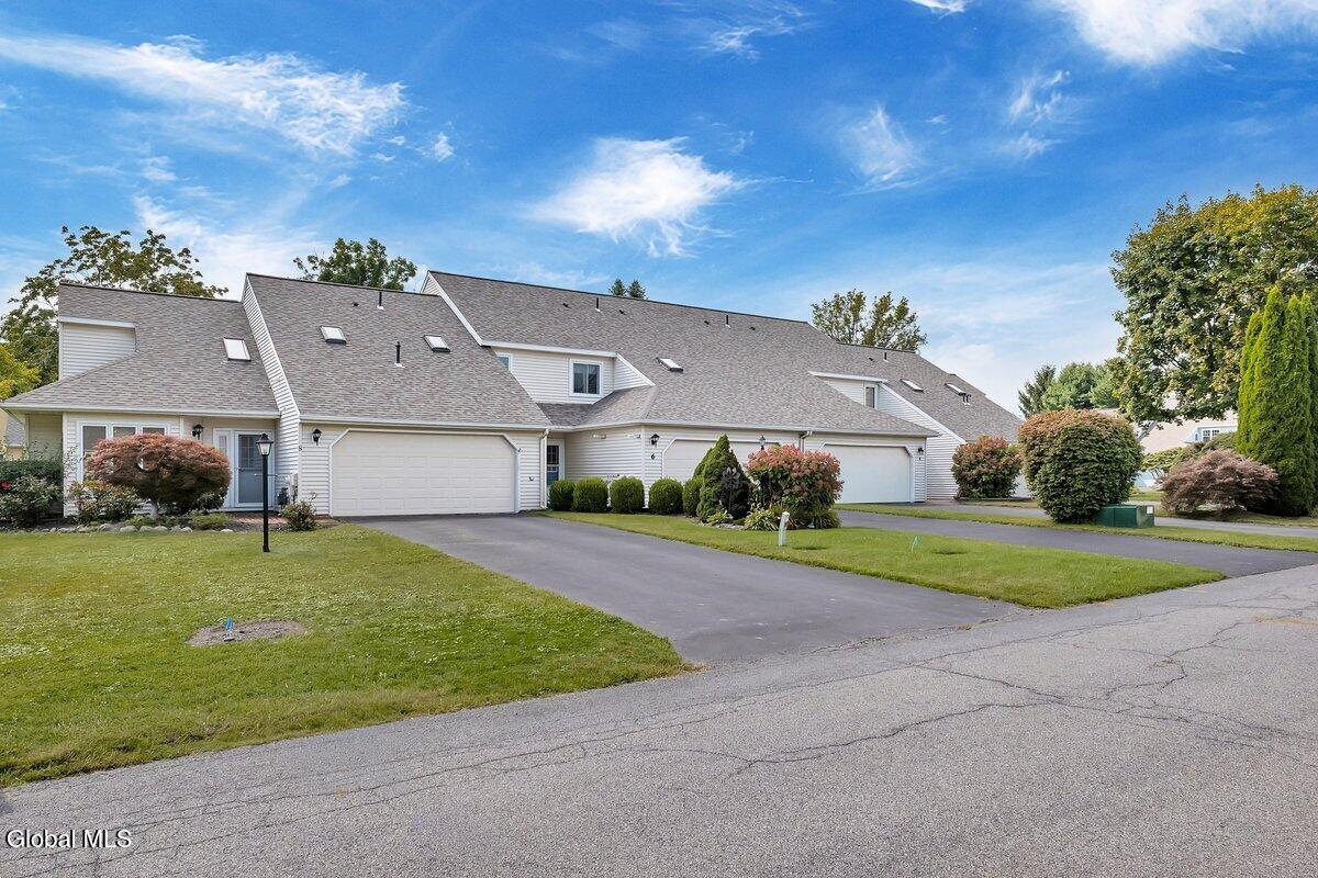 4 Rusfield Drive Glenmont NY 12077