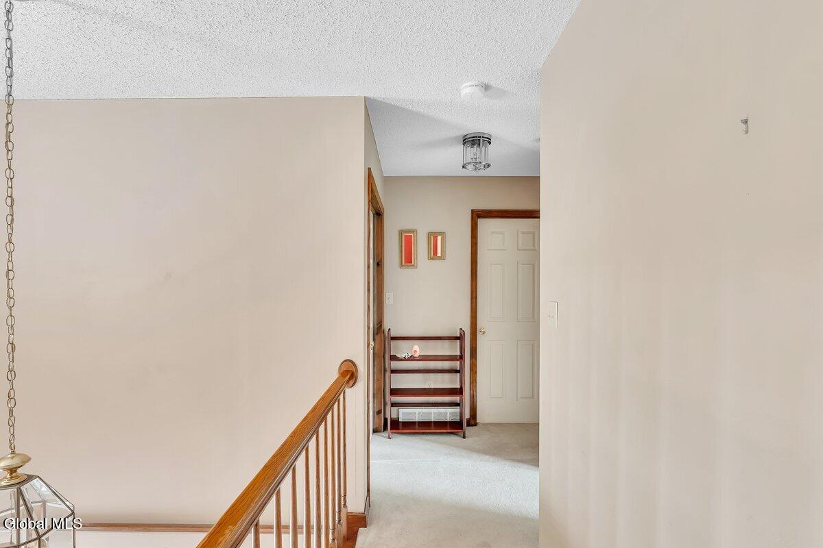 4 Rusfield Drive Glenmont NY 12077