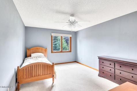 4 Rusfield Drive Glenmont NY 12077