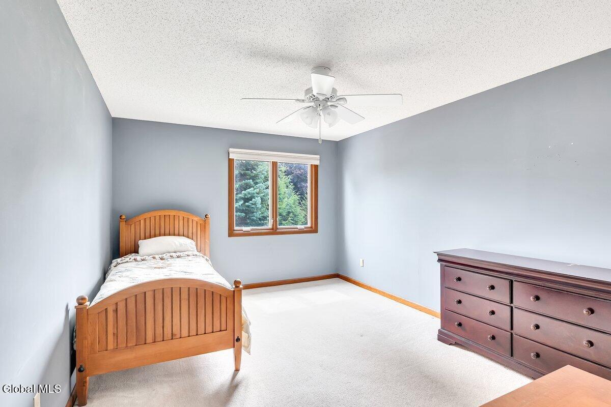 4 Rusfield Drive Glenmont NY 12077