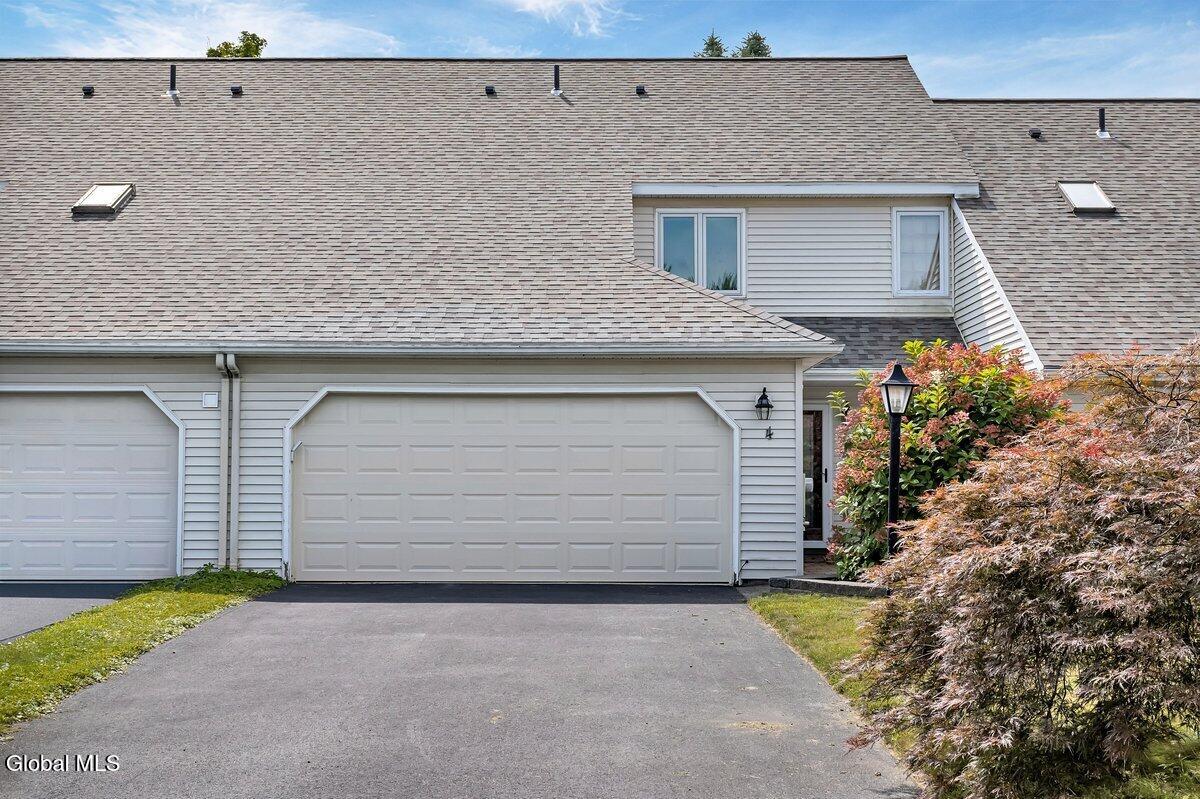 4 Rusfield Drive Glenmont NY 12077