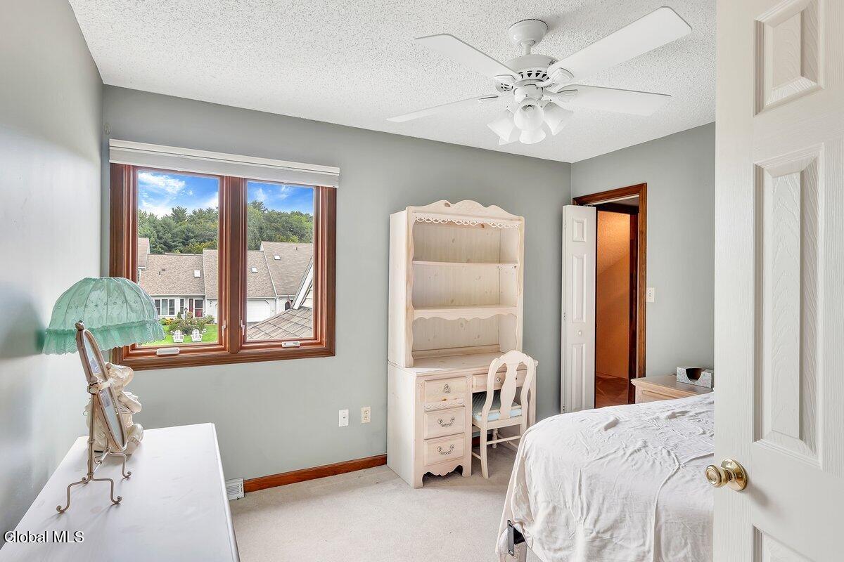 4 Rusfield Drive Glenmont NY 12077