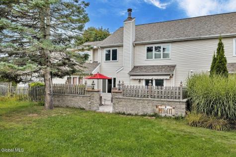 4 Rusfield Drive Glenmont NY 12077