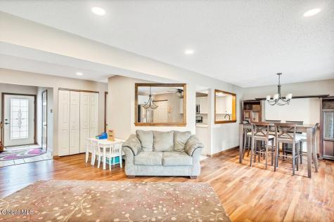 4 Rusfield Drive Glenmont NY 12077