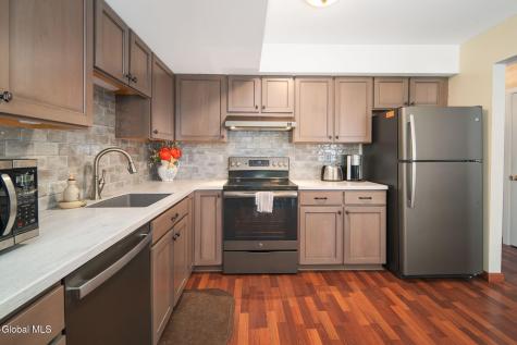 12 Marsdale Court Selkirk NY 12158