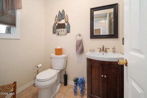 12 Marsdale Court Selkirk NY 12158
