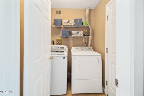 12 Marsdale Court Selkirk NY 12158