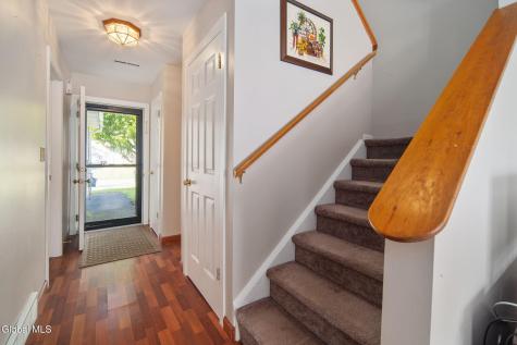 12 Marsdale Court Selkirk NY 12158