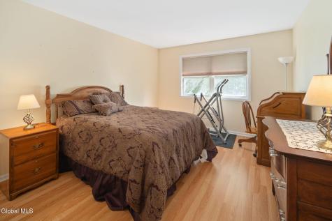 12 Marsdale Court Selkirk NY 12158