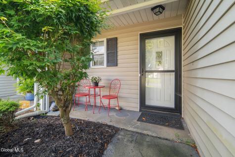 12 Marsdale Court Selkirk NY 12158