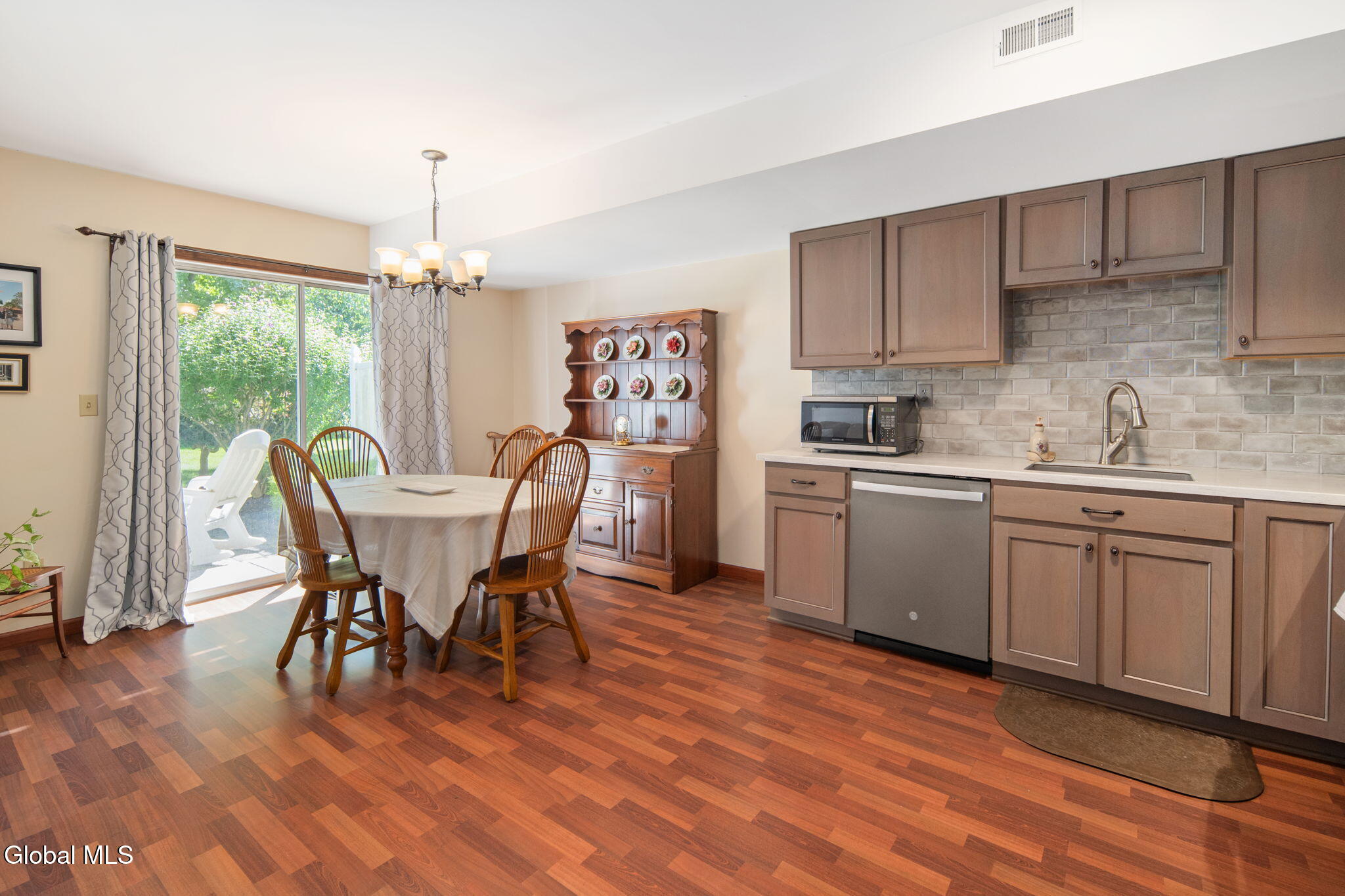 12 Marsdale Court Selkirk NY 12158