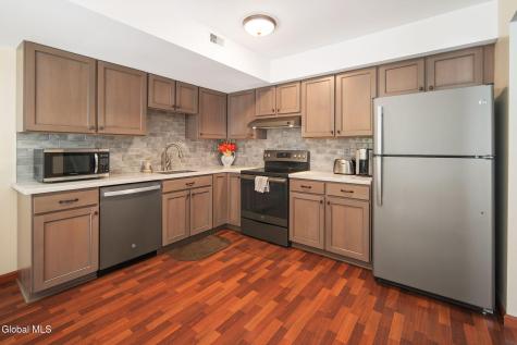12 Marsdale Court Selkirk NY 12158