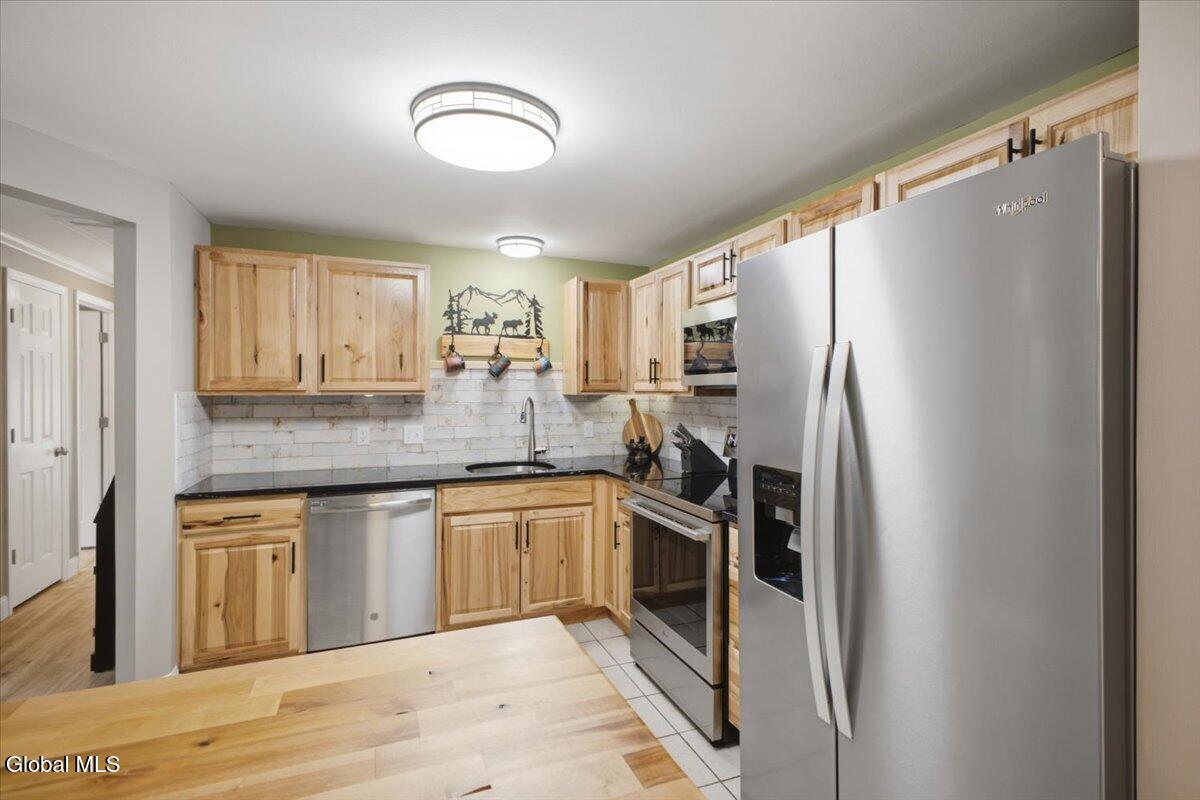 36 Queen Mary Drive Queensbury NY 12804