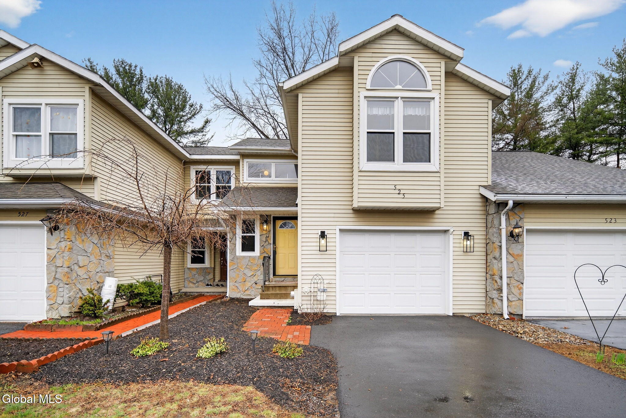 525 Highwood Circle Albany NY 12203
