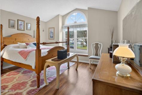 525 Highwood Circle Albany NY 12203