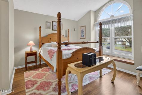 525 Highwood Circle Albany NY 12203