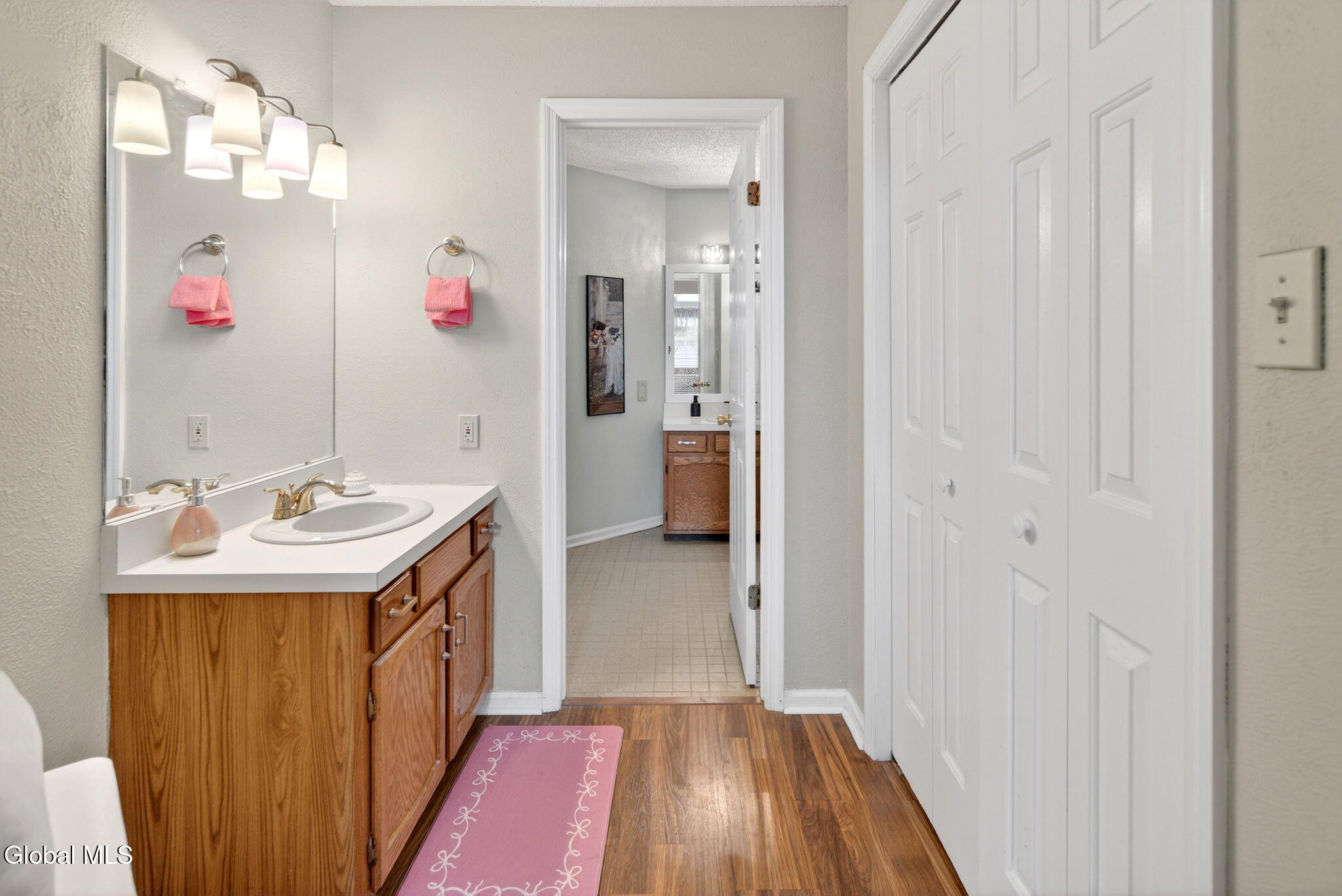 525 Highwood Circle Albany NY 12203