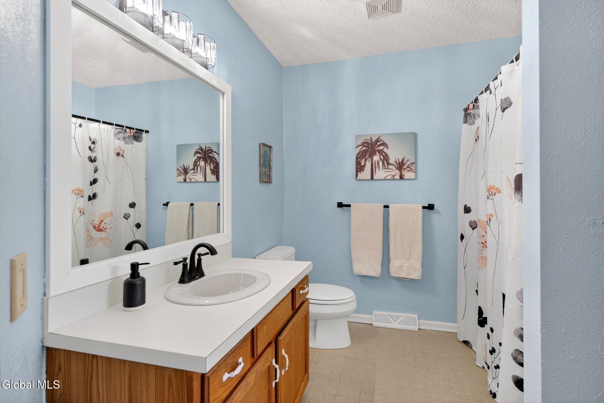 525 Highwood Circle Albany NY 12203