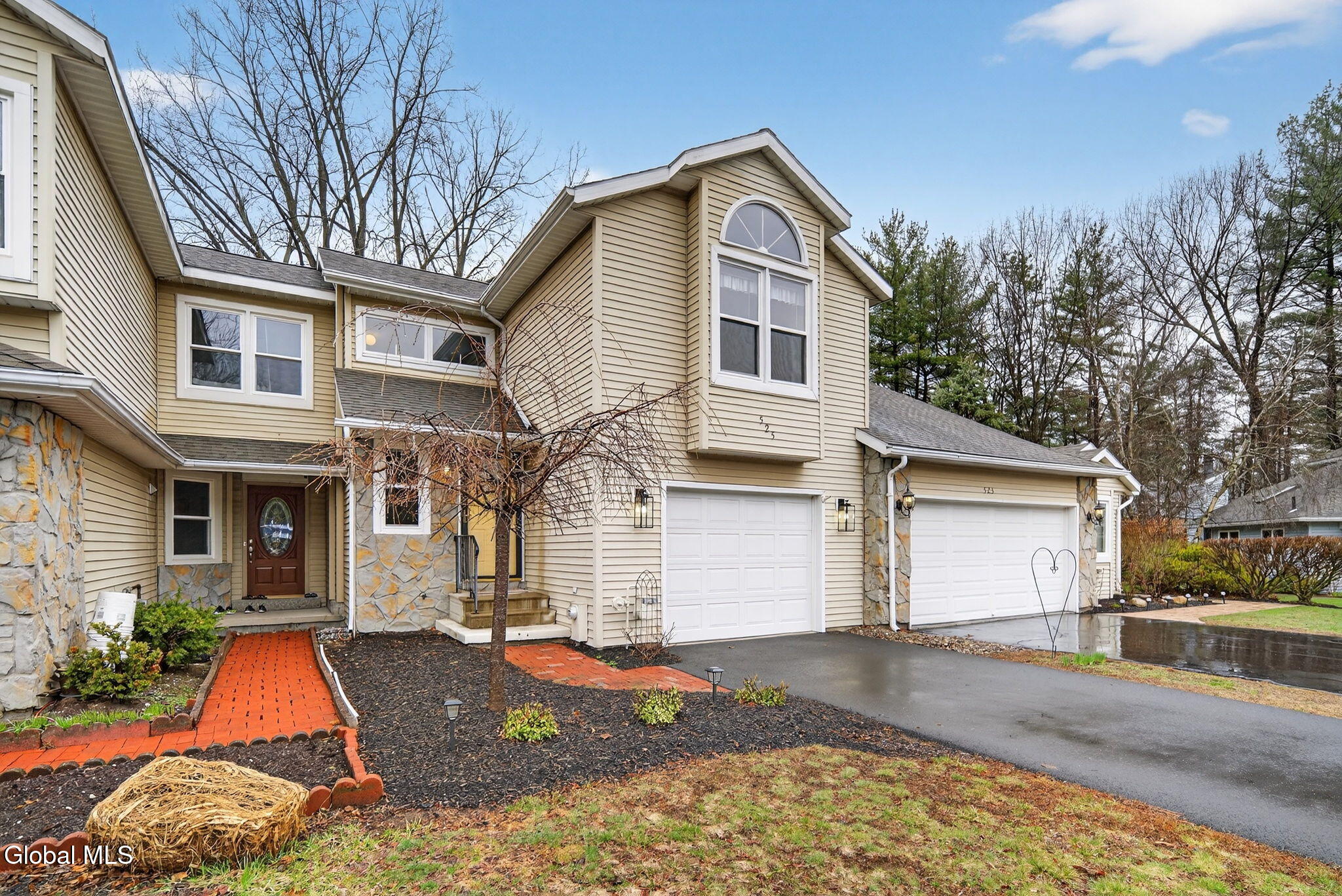 525 Highwood Circle Albany NY 12203